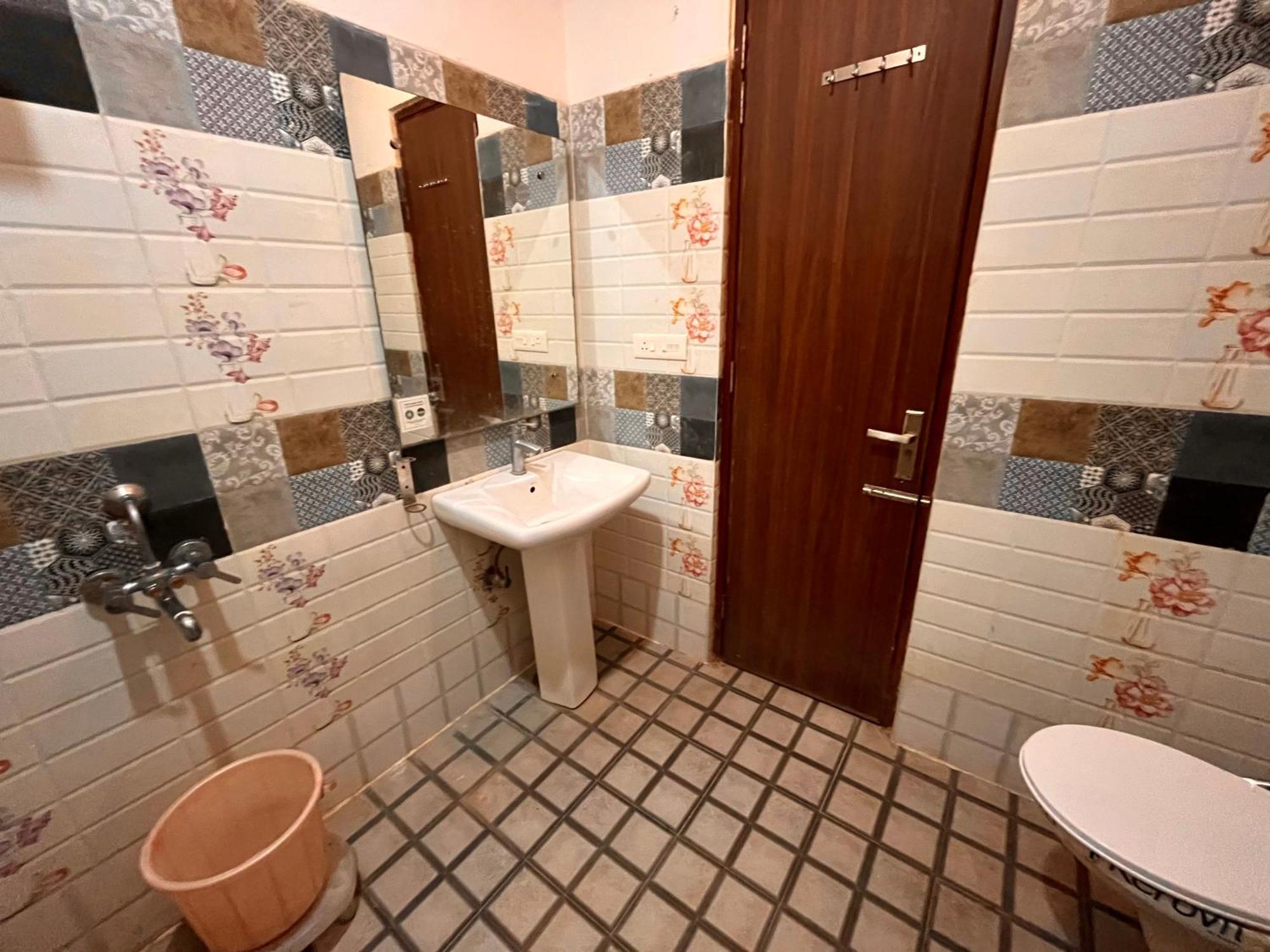 Hotel The Pearl Grand - Top Rated ! Most Awarded ! Parking ! Lift ! Luxury Rooms ! Best Selling Zirakpur Eksteriør bilde